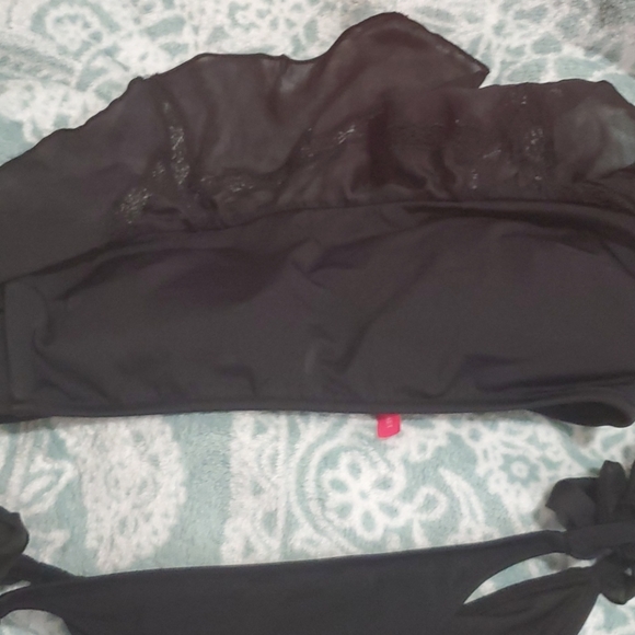 Victorias Secret Bikini - Picture 3 of 6